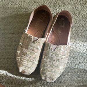 Tom’s pink and gold women’s shoes size 8.5
